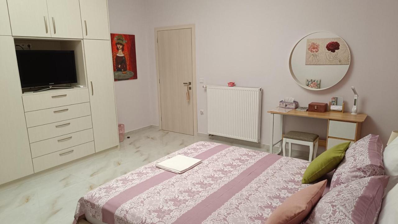 Ebony And Ivory Suites Дросия Экстерьер фото